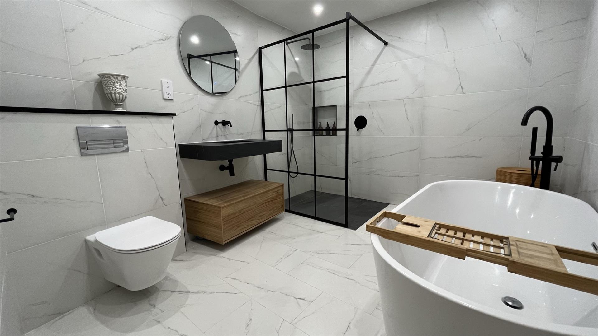 Image of House - 2 Bedrooms - 2 Bathrooms for Sale in Upper Town-Gibraltar, Image 5